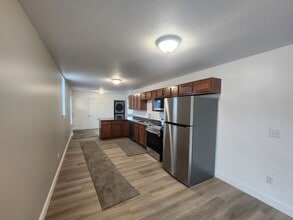 Building Photo - 333 W 3rd St