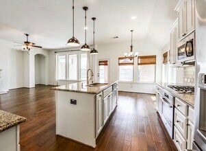 Building Photo - 2607 Park Hills Dr