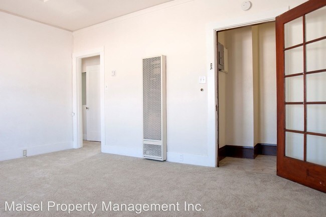 Building Photo - 5742-5748 Kingsley Cir