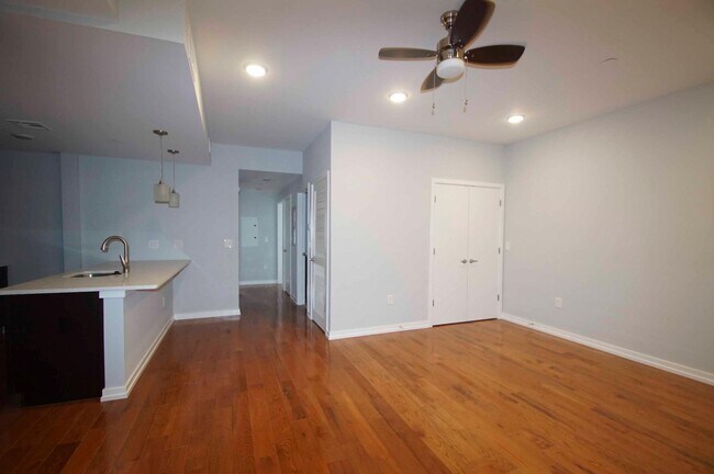 Building Photo - 411 N 41st St