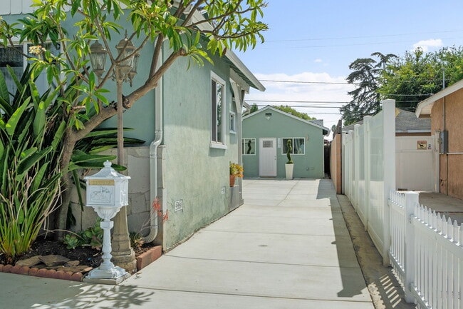 Building Photo - 9328 Firebird Ave
