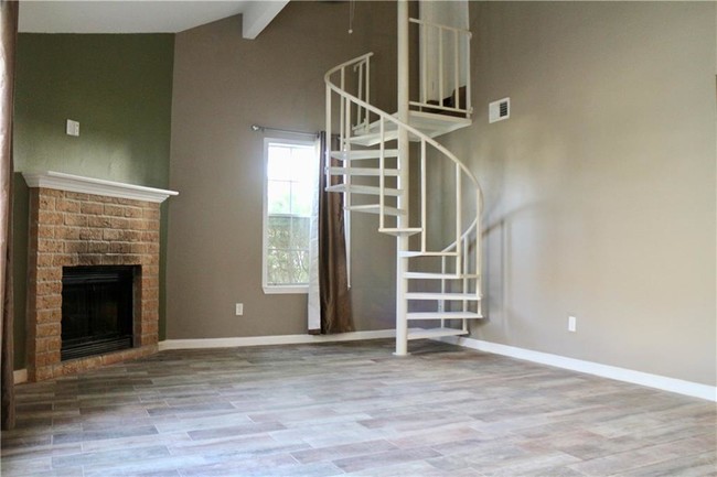 Building Photo - 7202 Mansions Dr