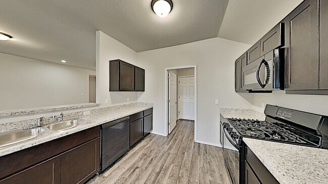 Foto del edificio - Timbers Addition 3 Bedroom 2 Bath Home - Shawnee Schools