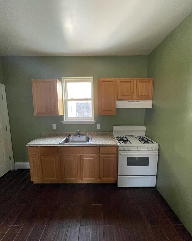 Unit 3B - 455 S 18th St