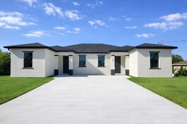 Foto del edificio - 4806-4808 Golfview Blvd