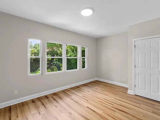 Foto del edificio - 4111 Liberty Heights Ave