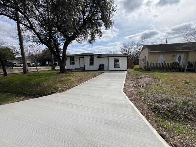 BEAUTIFUL HOME IN HOUSTON. MOVE IN READY!. - BEAUTIFUL HOME IN HOUSTON. MOVE IN READY!.