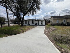 Building Photo - 274 Owens St