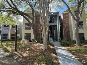 Building Photo - 5136 Park Central Dr