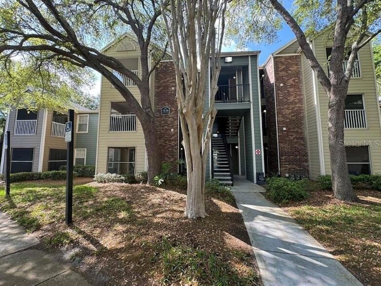 Foto principal - 5136 Park Central Dr