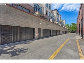 Building Photo - 618 NW 12th Ave