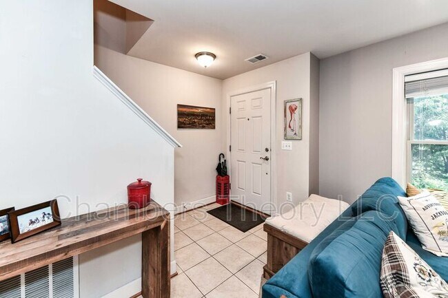 Photo - 2505 S Kenmore Ct House