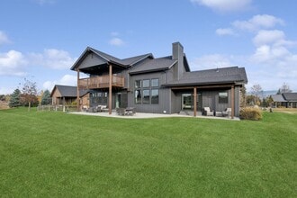 Building Photo - 3031 River Lakes Dr