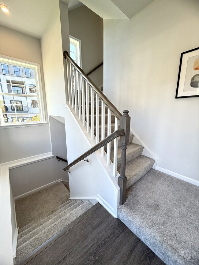 Foto del edificio - Modern 3-Bedroom Bethany Model Condo in Co...