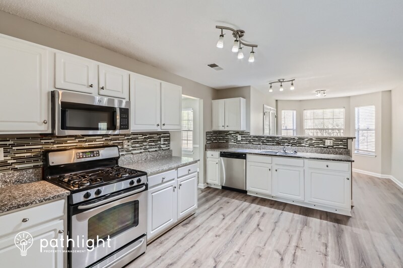 Foto principal - 589 Lakewater View Ln