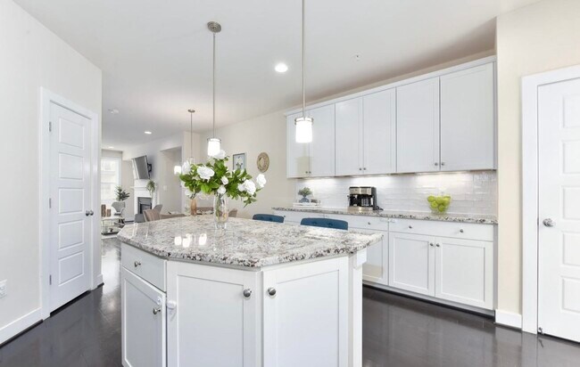 Foto del edificio - 12611 Macaulay St