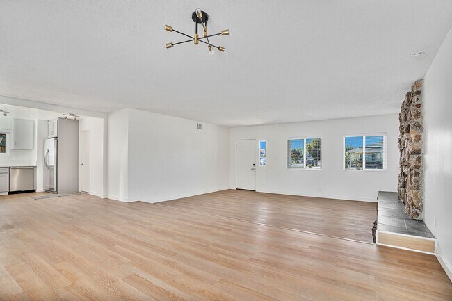 Foto del edificio - 339 Magnolia Dr