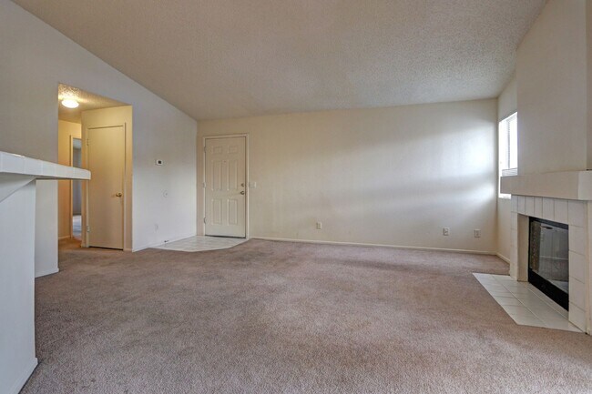 Building Photo - 7905 Ryandale Cir