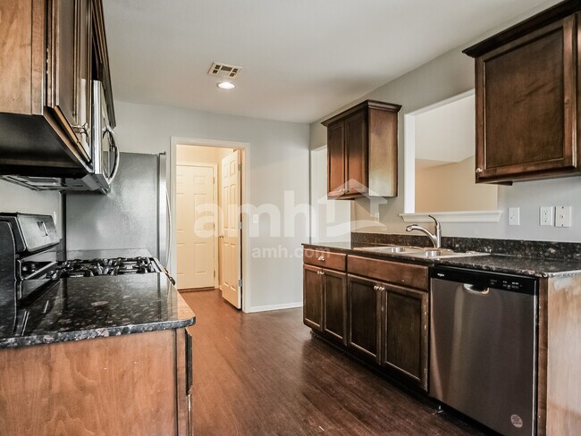 Foto del edificio - 8445 E 160th St S