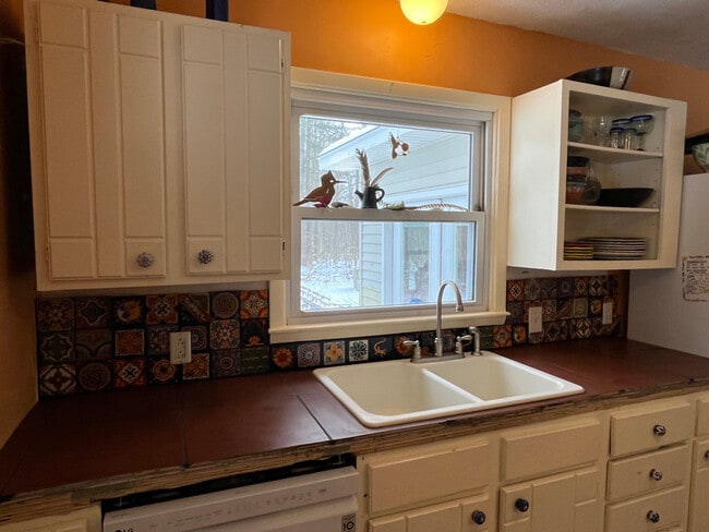 Building Photo - 432 Wiscasset Rd