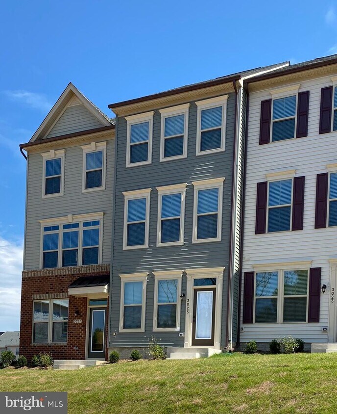Foto principal - 3025 Bretons Ridge Way