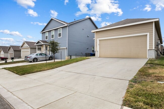 Photo - 10007 Kersey Ml House