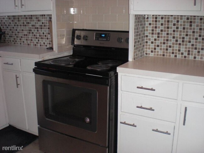 Building Photo - 108 Grand St