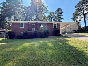 Building Photo - 25 Woodcliff Cir