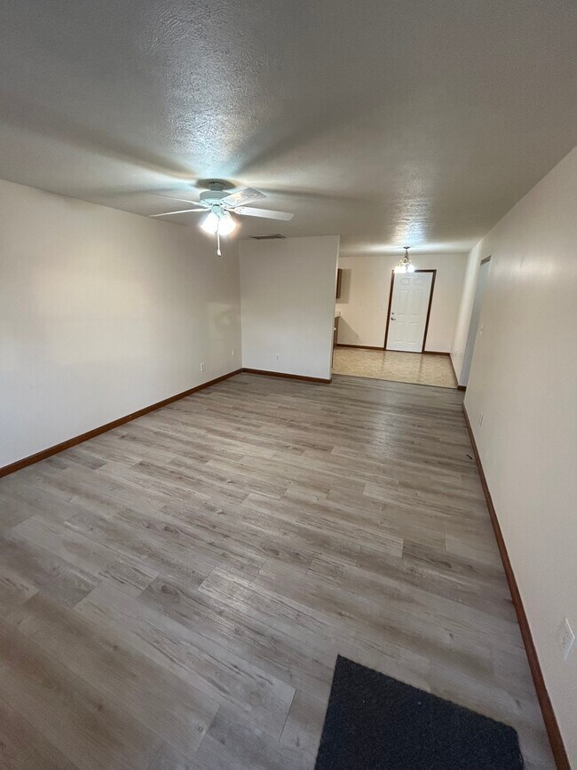 Foto del edificio - 303 N 4th St