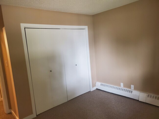 Building Photo - 5328 54 St
