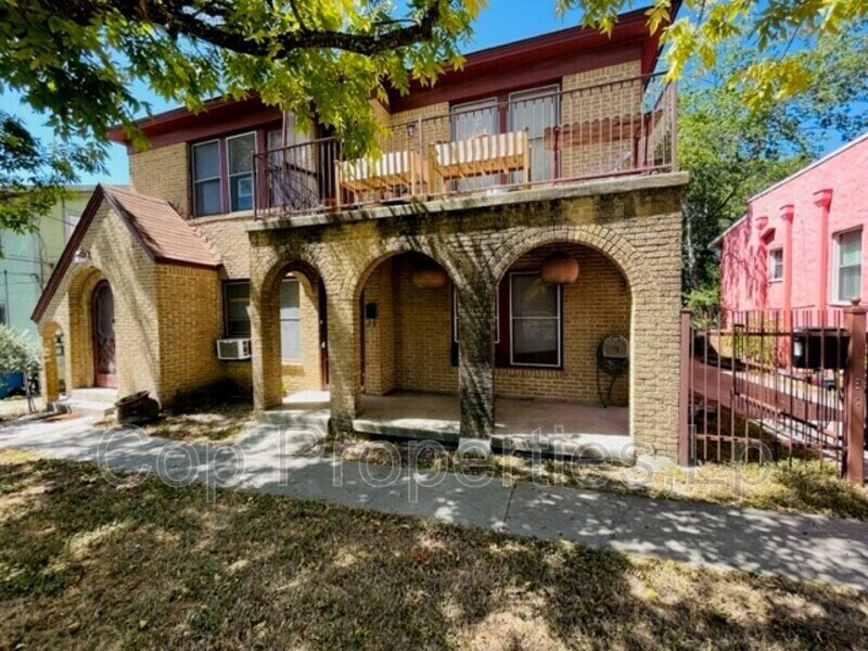 Primary Photo - 415 W Hollywood