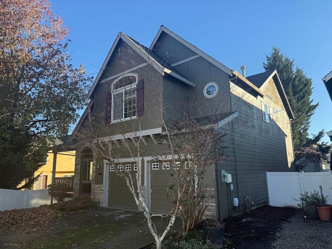 Primary Photo - Beautiful Family Home at Hobbs Farms