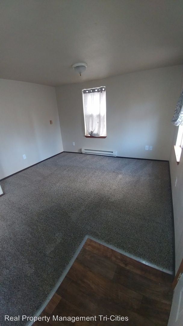 Building Photo - 2 br, 1 bath House - 1001 Babbs Av