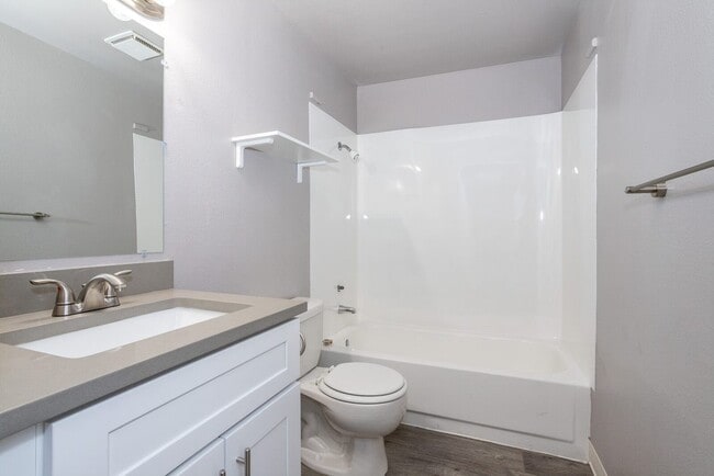 Building Photo - Forest Park Apartments