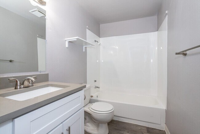 Foto del edificio - Forest Park Apartments