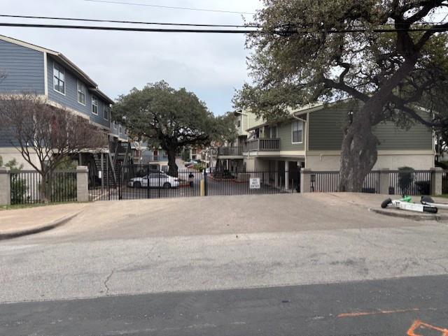 Foto del edificio - 2215 Post Rd