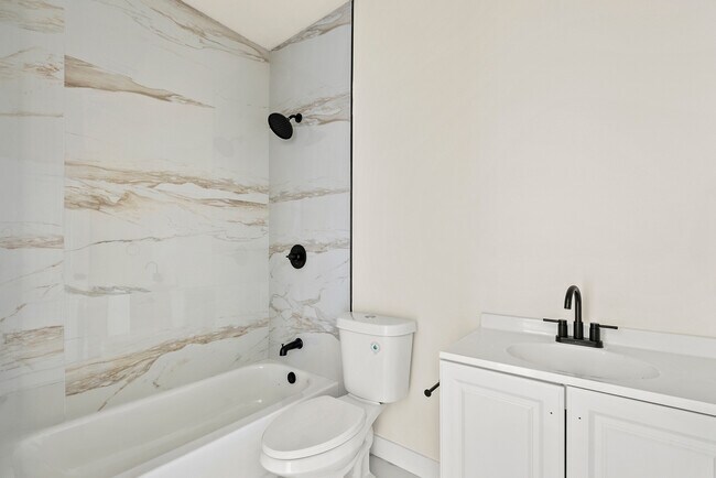 Foto del edificio - 3043 S Bronson Ave