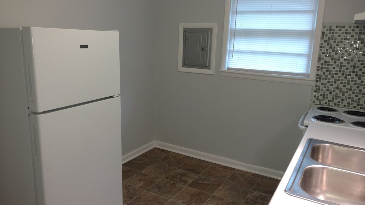 Kitchen View 2 - 511 Fatherland St