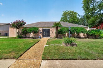 Building Photo - 6222 Creekbend Dr