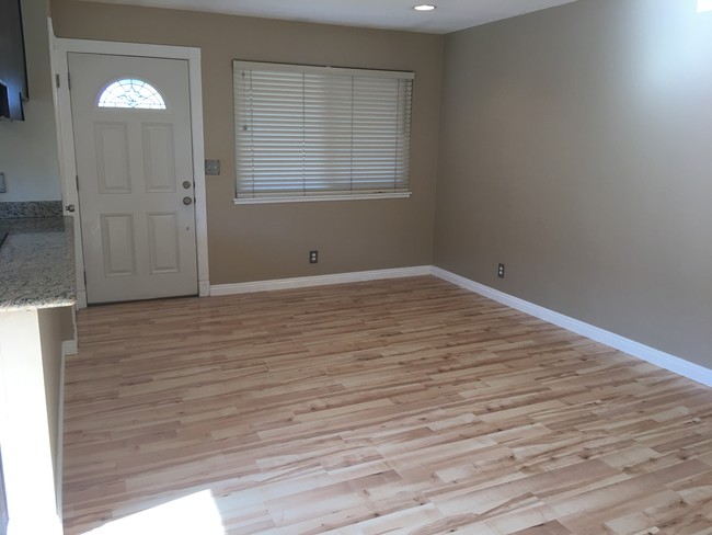 Entry way - 335 N 3rd St