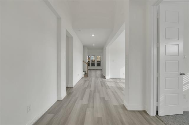 Foto del edificio - 511 Yellow Rose Ln