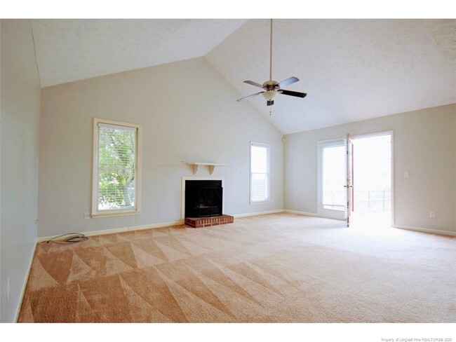 Building Photo - 6901 Bone Creek Dr