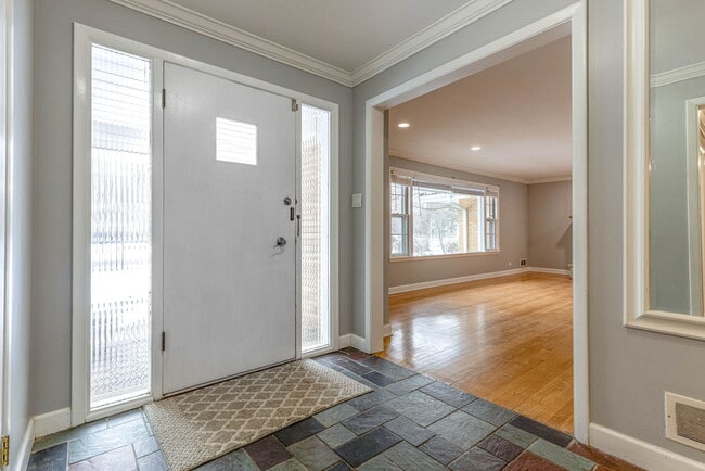 Building Photo - 996 Castlegate Ct