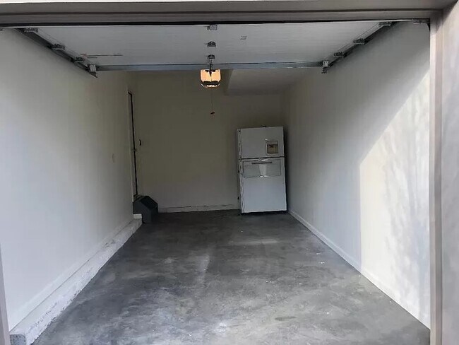 Building Photo - 5285 Winthrop Avenue