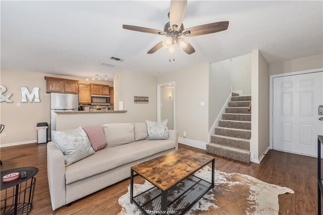 Building Photo - 1207 Oney Hervey Dr