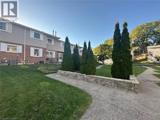 Building Photo - 440 Pioneer Dr