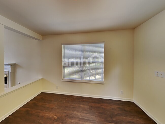 Building Photo - 605 Daniel Ct