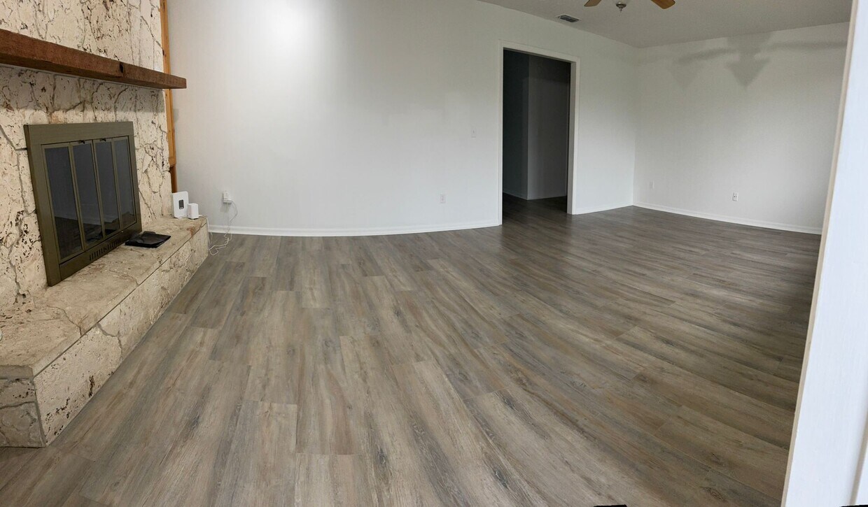 Foto del edificio - 574 SW Duval Ave