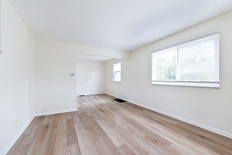 Foto principal - 586 Georgian Dr