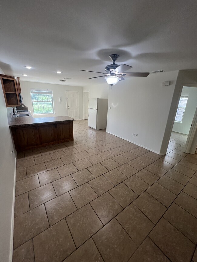 Living room and kitchen area - 1523 Oasis Ave